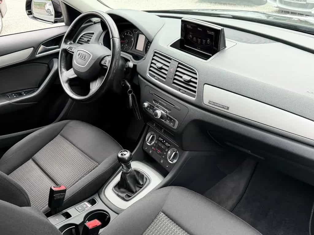 Audi Q3 2.0 TFSI quattro Unfallfrei 1. Hand *Xenon* 03/2012-photo-39