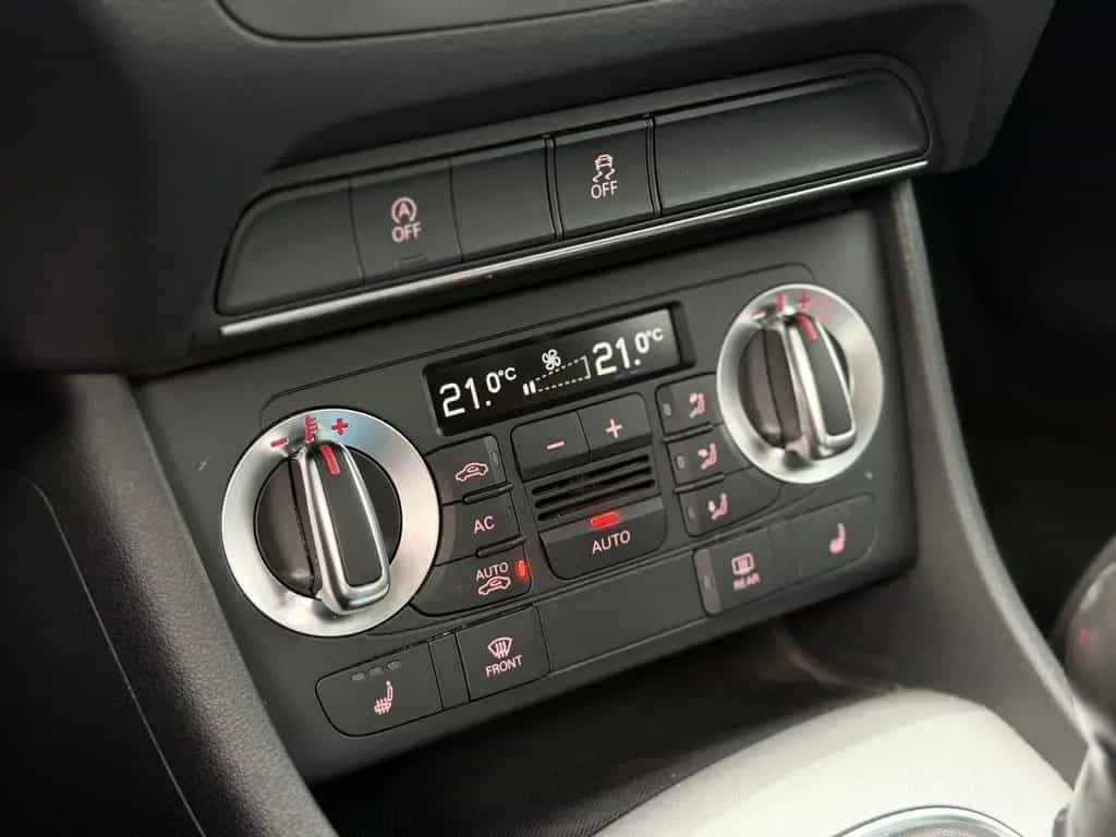 Audi Q3 2.0 TFSI quattro Unfallfrei 1. Hand *Xenon* 03/2012-photo-5