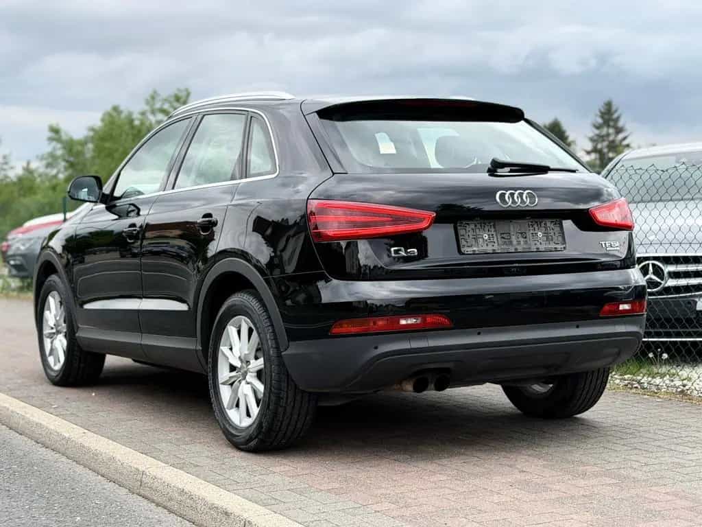 Audi Q3 2.0 TFSI quattro Unfallfrei 1. Hand *Xenon* 03/2012-photo-7