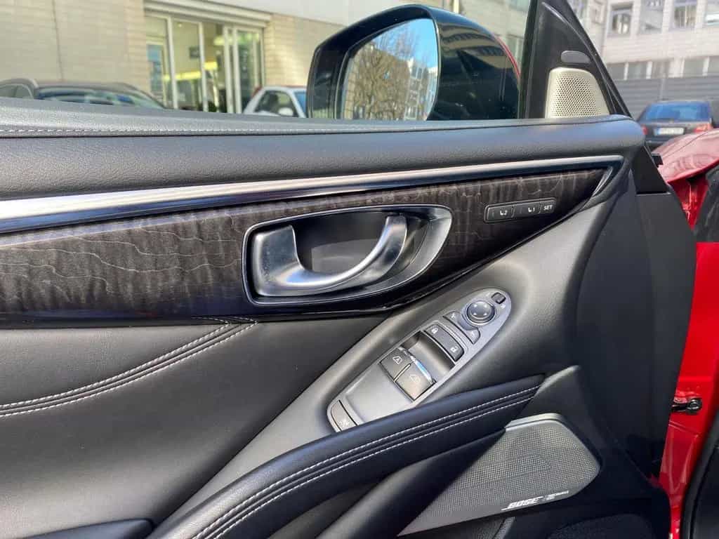 Infiniti Q60 2.0t AT SportTech Pano/Navi/Leder/PDC/8Fach 08/2017-photo-10
