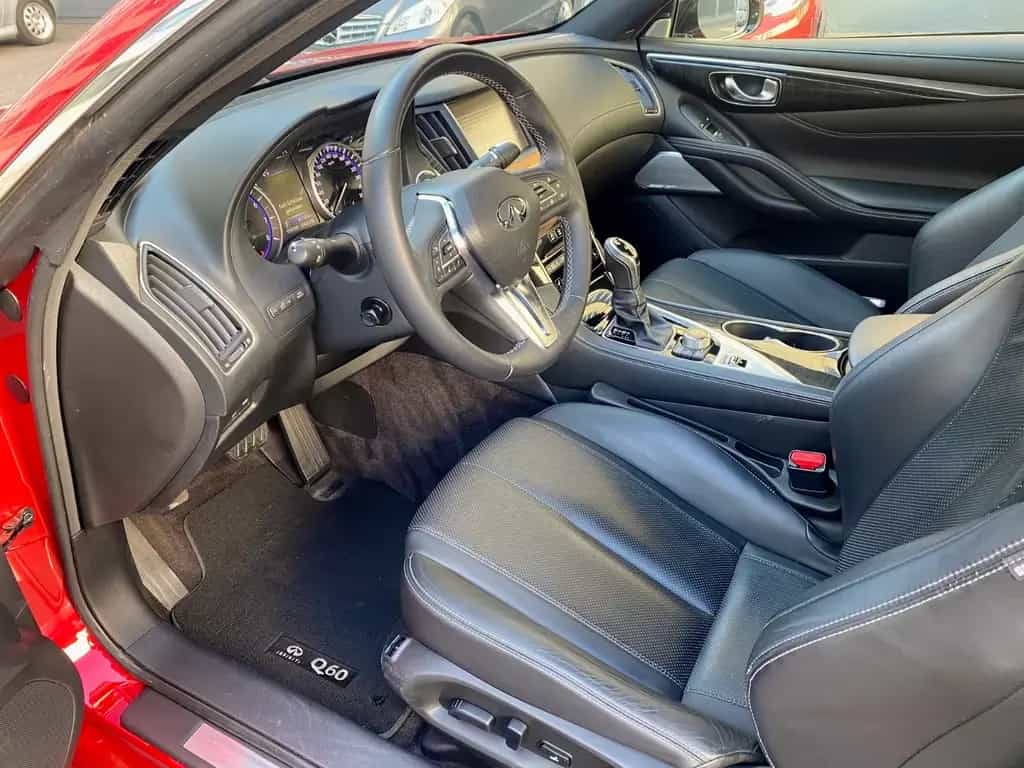 Infiniti Q60 2.0t AT SportTech Pano/Navi/Leder/PDC/8Fach 08/2017-photo-5