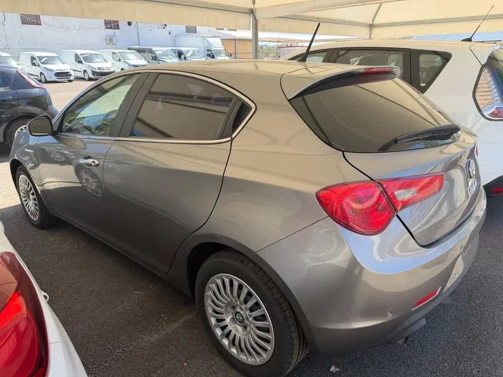 Alfa Romeo Giulietta 1.6 diesel 2013 05/2013-photo-2