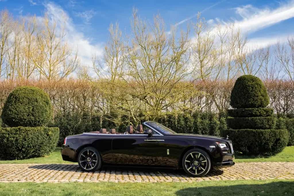Rolls-Royce Dawn 03/2017-photo-1