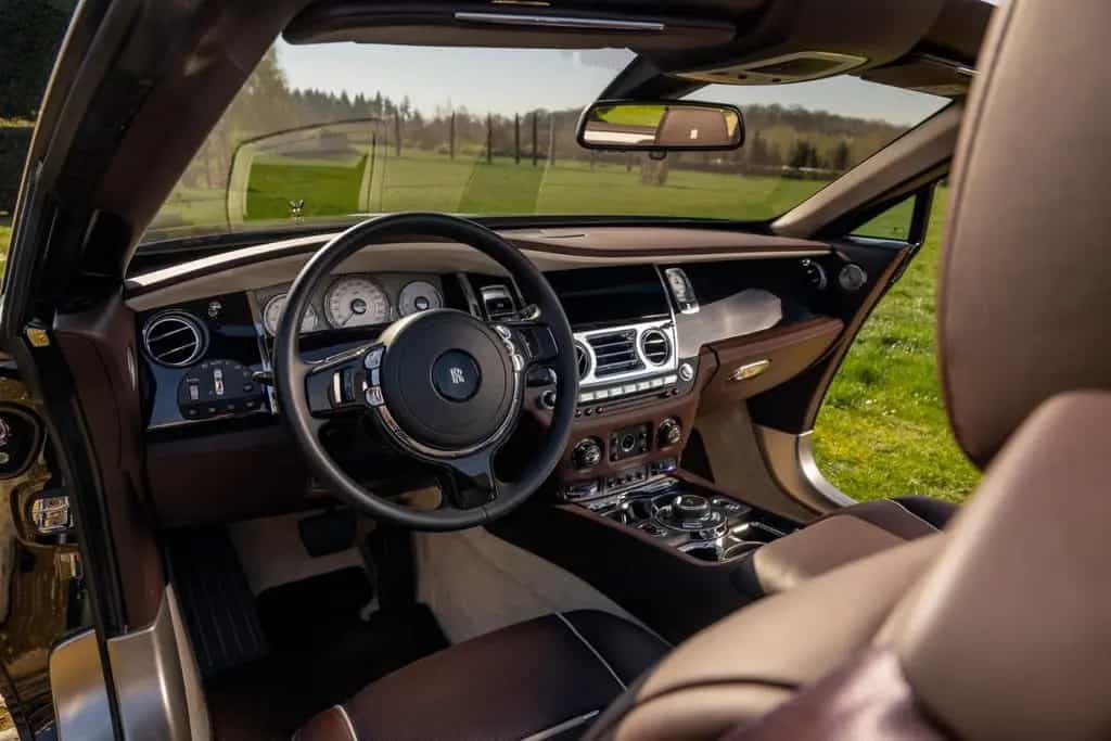 Rolls-Royce Dawn 03/2017-photo-10
