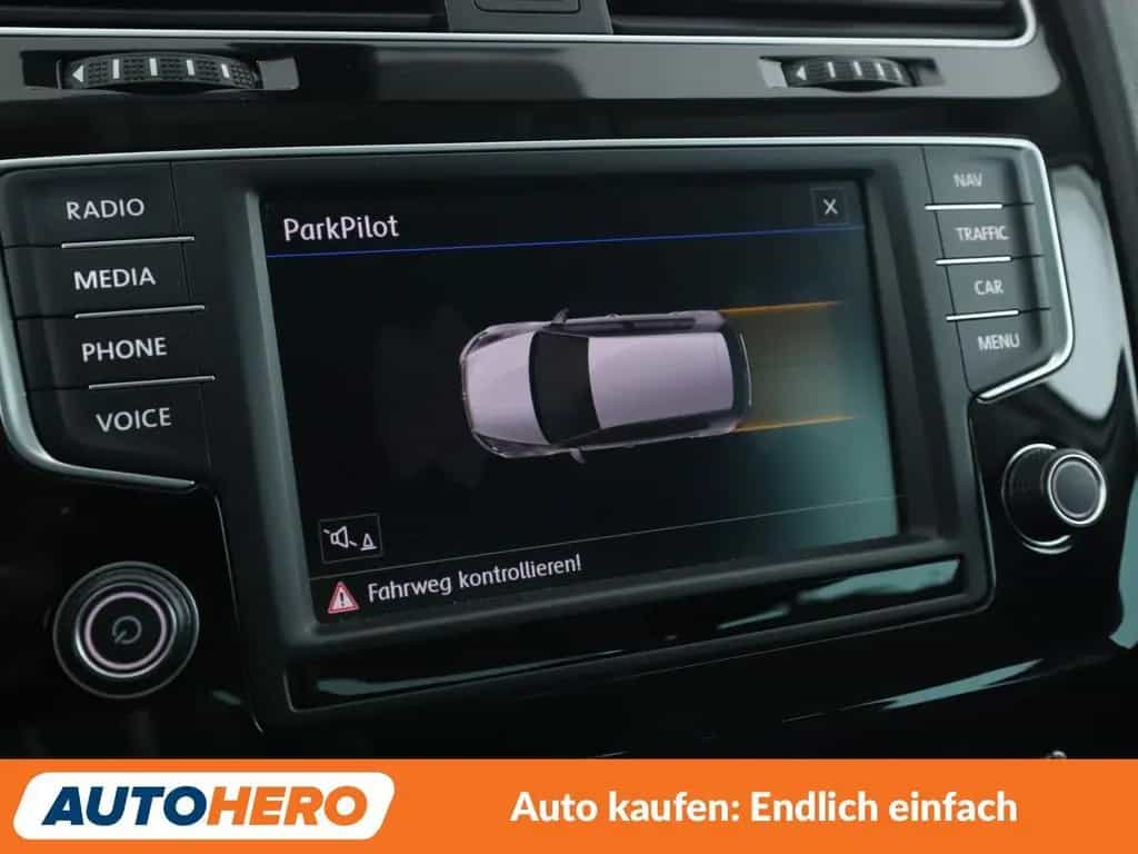 Volkswagen Golf VII 1.4 TSI Allstar BMT *NAVI*TEMPO*PDC*SHZ 01/2017-photo-21