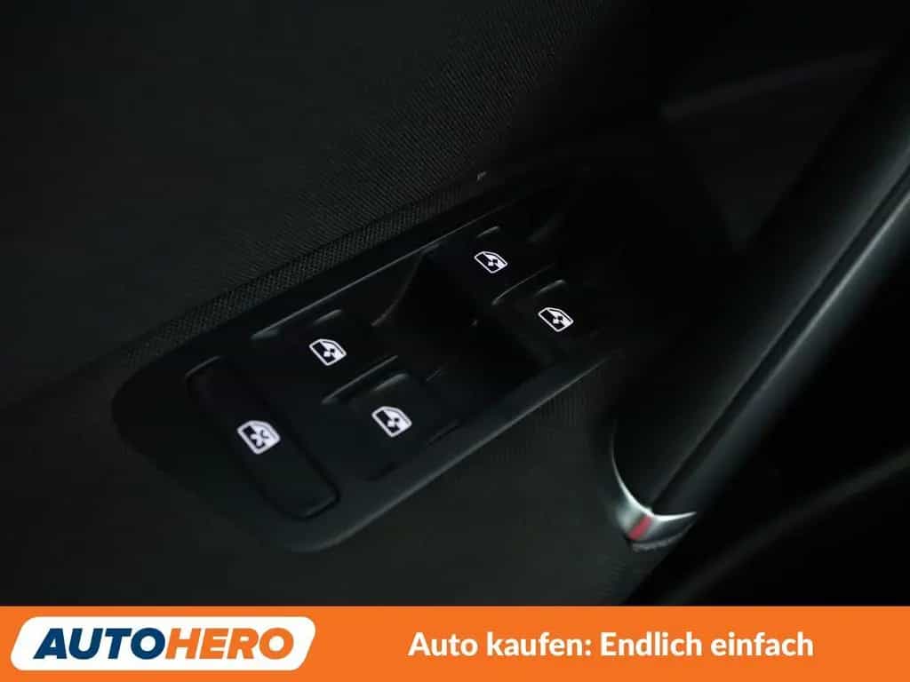 Volkswagen Golf VII 1.4 TSI Allstar BMT *NAVI*TEMPO*PDC*SHZ 01/2017-photo-24
