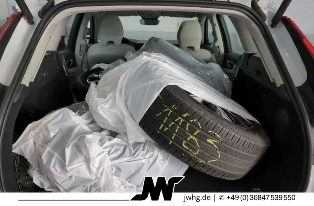Volvo XC60 Leder Nav 19"Sport Design 4xSitzHz Kam DAB 02/2023-photo-6