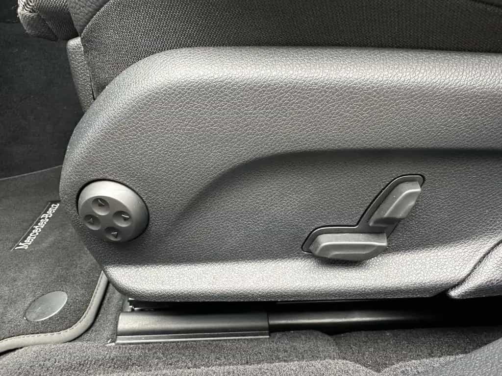 Mercedes-Benz E-Class d T Avantgarde NAV+LED+KAM+SHZ+WIDESCREEN 01/2022-photo-19
