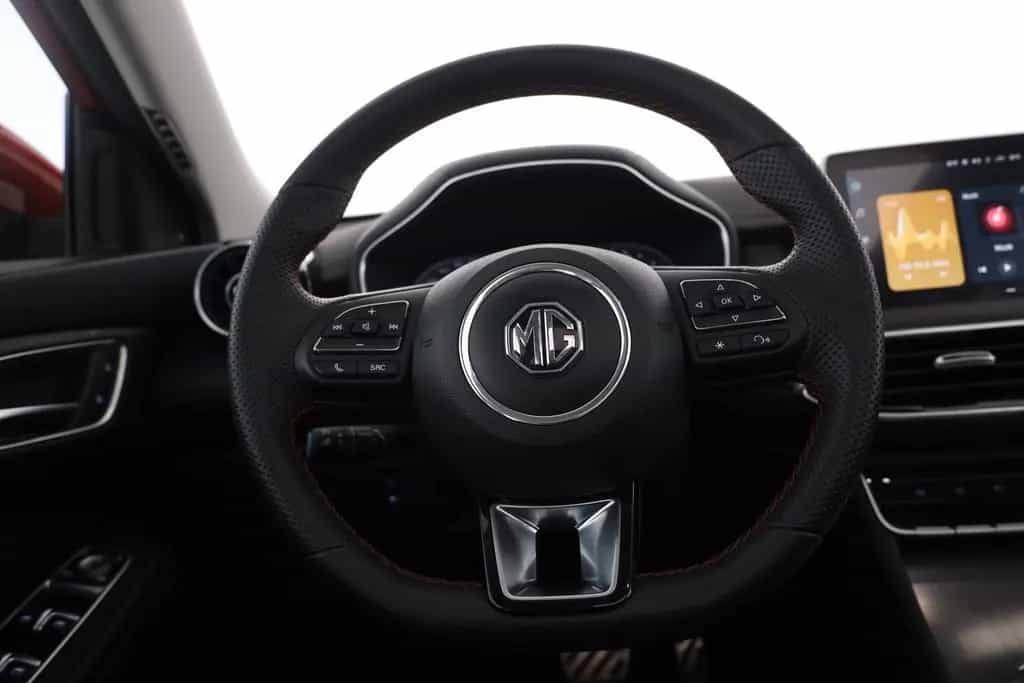 MG HS 1.5 T-GDI Luxury Aut. LED ACC Navi 360° Pano 03/2024-photo-13