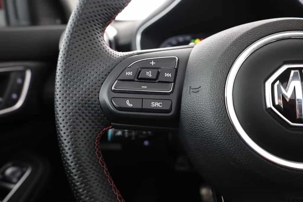 MG HS 1.5 T-GDI Luxury Aut. LED ACC Navi 360° Pano 03/2024-photo-14