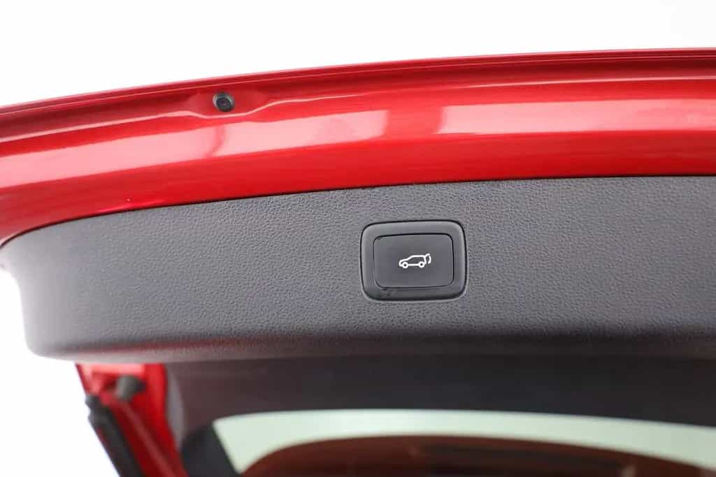 MG HS 1.5 T-GDI Luxury Aut. LED ACC Navi 360° Pano 03/2024-photo-25
