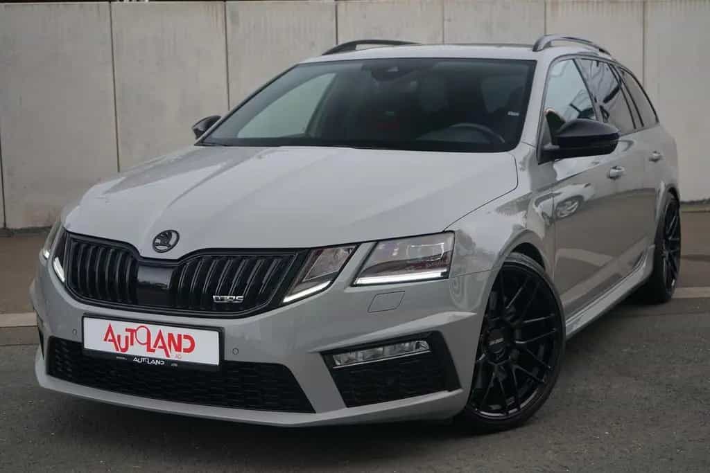 Skoda Octavia Combi 2.0 RS LED Sitzheizung PDC DAB USB 10/2018-photo-1