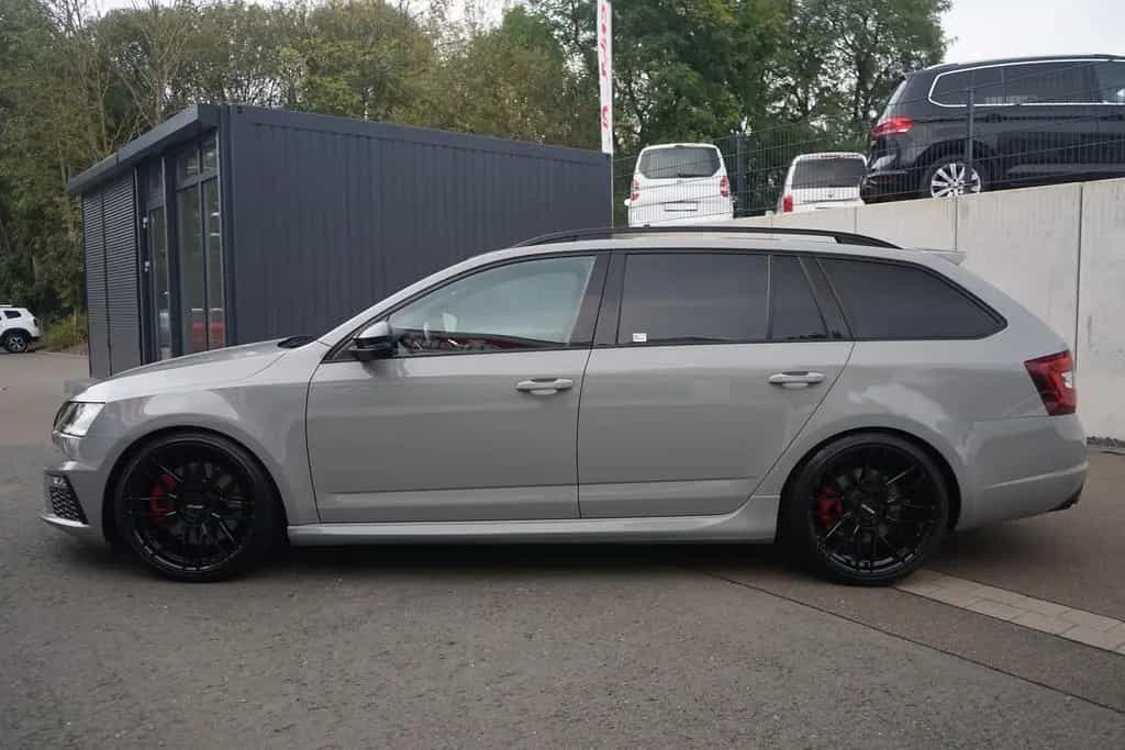 Skoda Octavia Combi 2.0 RS LED Sitzheizung PDC DAB USB 10/2018-photo-3