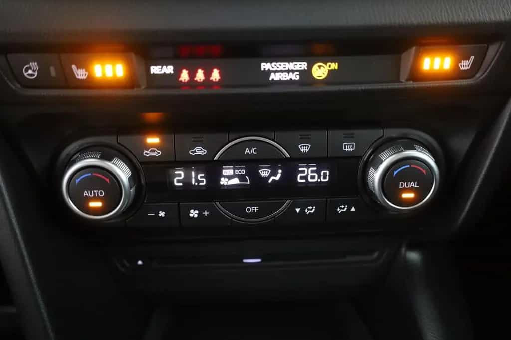 Mazda 3 2.0 SKYACTIV-G Sports-Line LED Navi Kamera PDC 02/2019-photo-11