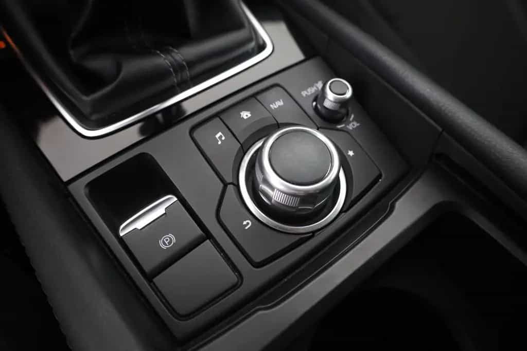 Mazda 3 2.0 SKYACTIV-G Sports-Line LED Navi Kamera PDC 02/2019-photo-13