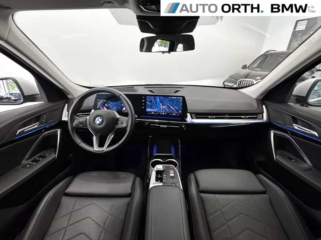 BMW X1 sDrive18d xLine LC-PROF HUD ACC SIHZ 360° AHK 02/2024-photo-12