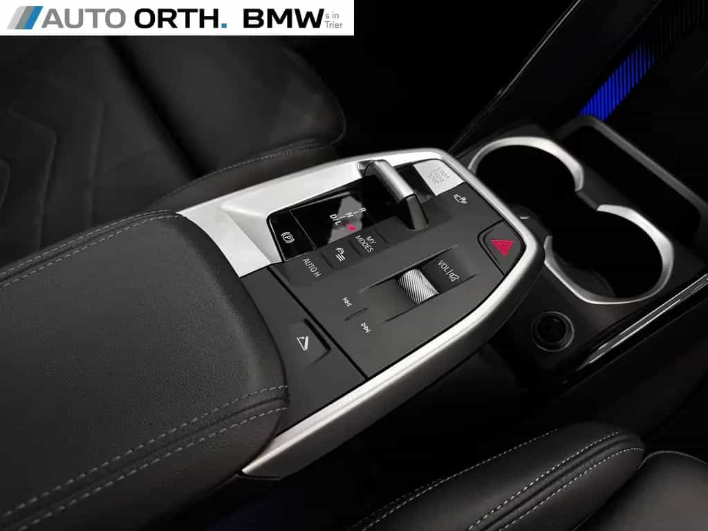 BMW X1 sDrive18d xLine LC-PROF HUD ACC SIHZ 360° AHK 02/2024-photo-20