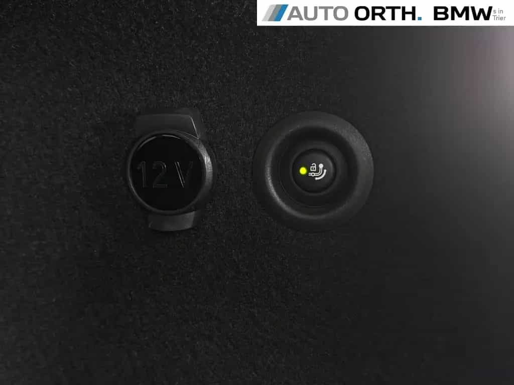 BMW X1 sDrive18d xLine LC-PROF HUD ACC SIHZ 360° AHK 02/2024-photo-22