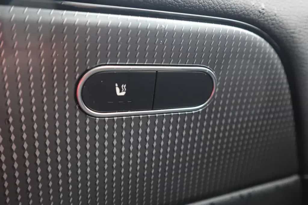 Mercedes-Benz GLA 200 Progressive LED Navi Panorama Kamera 07/2020-photo-18