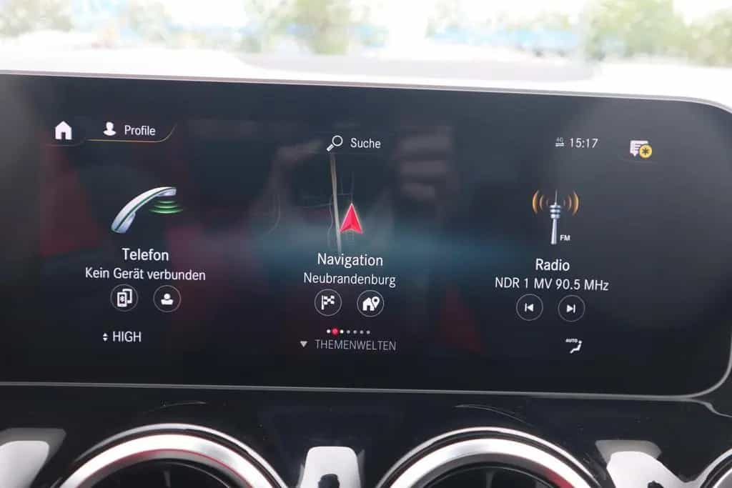Mercedes-Benz GLA 200 Progressive LED Navi Panorama Kamera 07/2020-photo-20