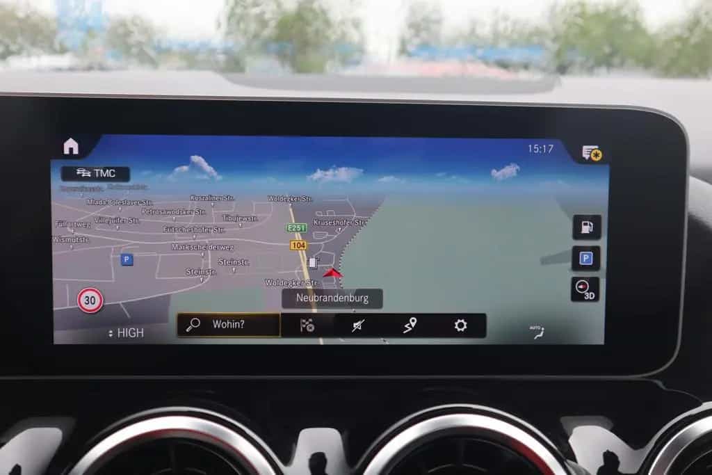 Mercedes-Benz GLA 200 Progressive LED Navi Panorama Kamera 07/2020-photo-22