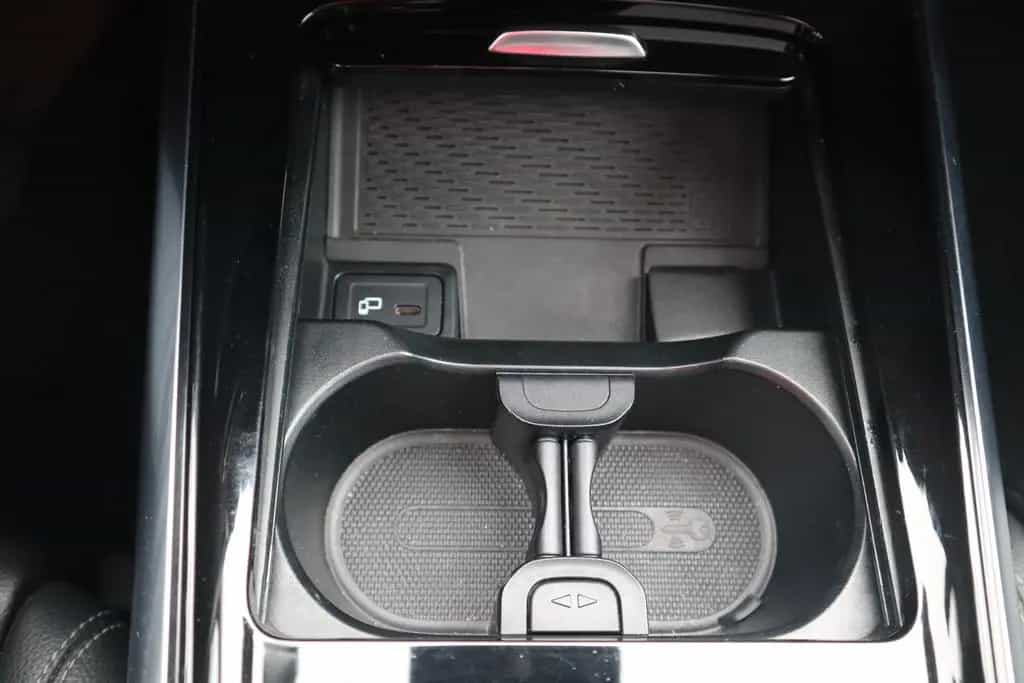 Mercedes-Benz GLA 200 Progressive LED Navi Panorama Kamera 07/2020-photo-30