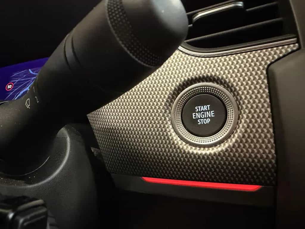 Renault Arkana Techno Mild Hybrid 140 EDC Voll LED* ACC* 12/2025-photo-36