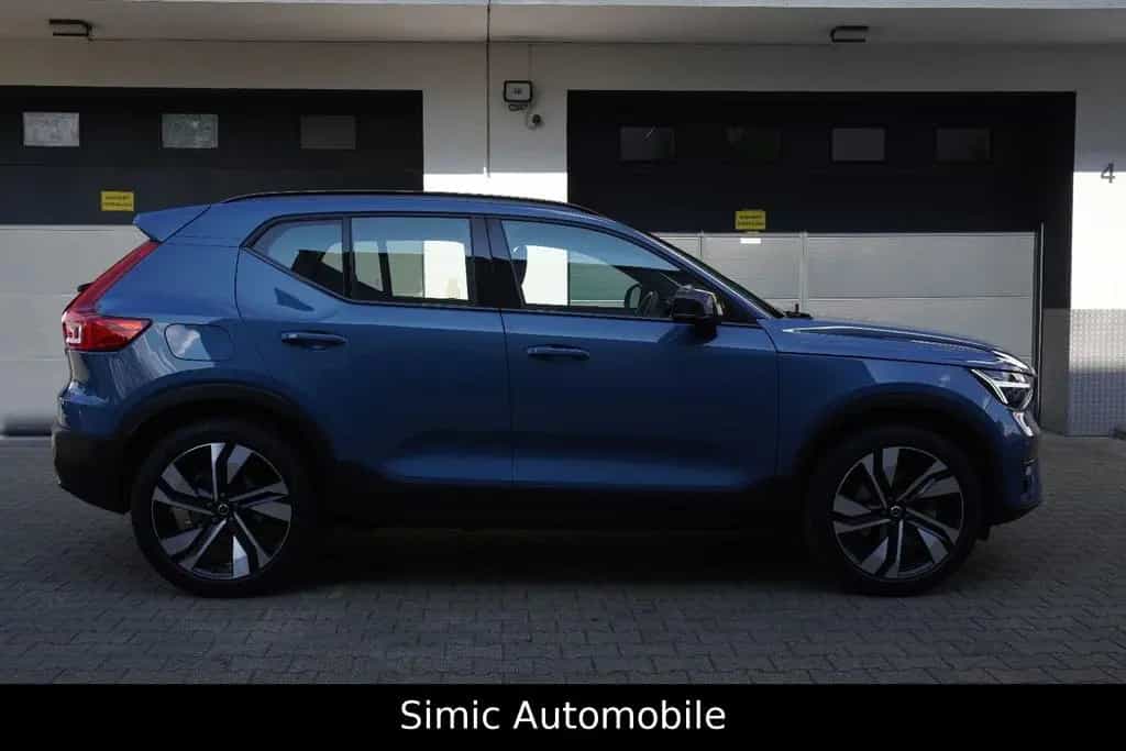 Volvo XC40 B5 Ultimate Dark AWD NAVI+KAMERA+LEDER+AHK 12/2022-photo-1