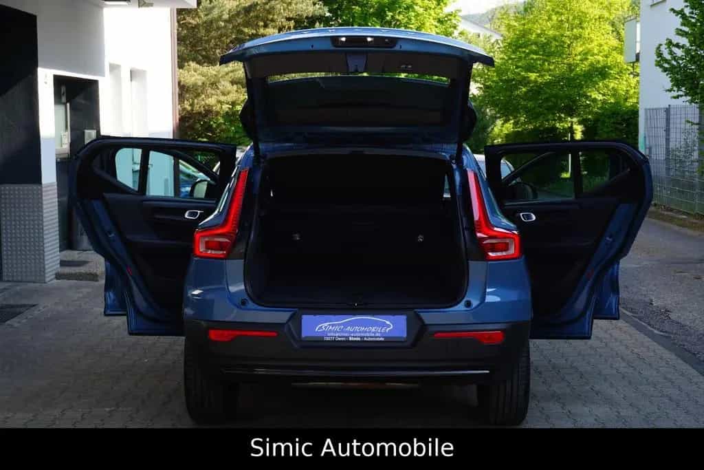 Volvo XC40 B5 Ultimate Dark AWD NAVI+KAMERA+LEDER+AHK 12/2022-photo-23
