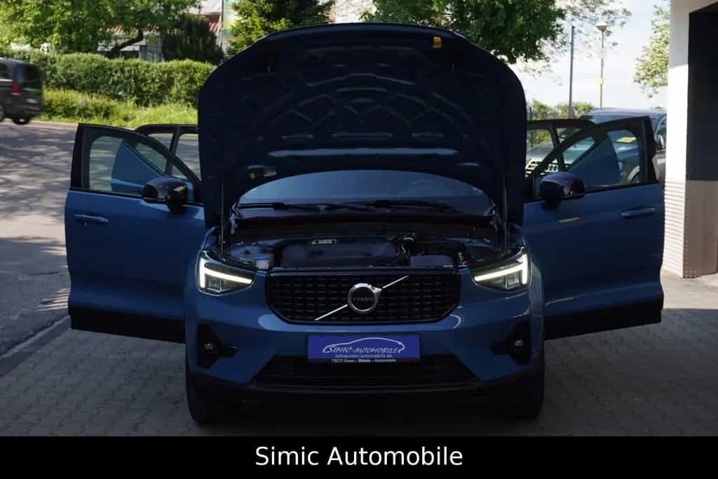 Volvo XC40 B5 Ultimate Dark AWD NAVI+KAMERA+LEDER+AHK 12/2022-photo-25