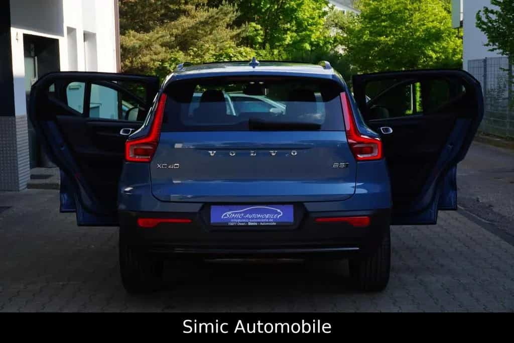Volvo XC40 B5 Ultimate Dark AWD NAVI+KAMERA+LEDER+AHK 12/2022-photo-27