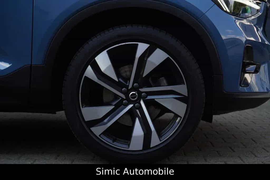 Volvo XC40 B5 Ultimate Dark AWD NAVI+KAMERA+LEDER+AHK 12/2022-photo-28