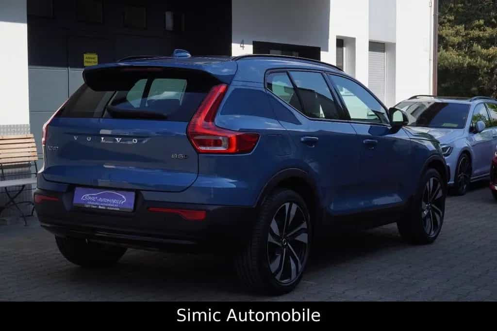 Volvo XC40 B5 Ultimate Dark AWD NAVI+KAMERA+LEDER+AHK 12/2022-photo-31