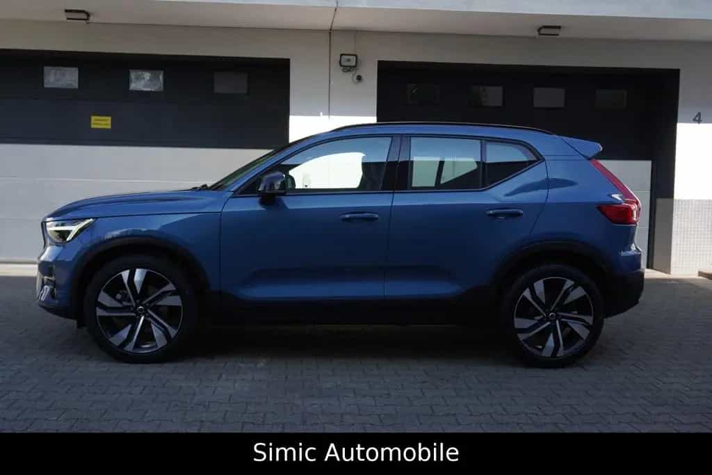 Volvo XC40 B5 Ultimate Dark AWD NAVI+KAMERA+LEDER+AHK 12/2022-photo-5