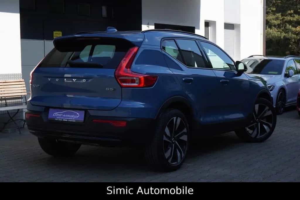 Volvo XC40 B5 Ultimate Dark AWD NAVI+KAMERA+LEDER+AHK 12/2022-photo-9