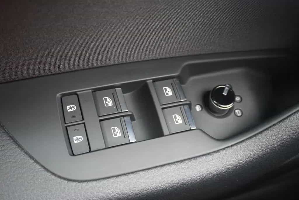 Audi A6 Avant 45 2.0 TFSI quattro LED Navi AHK Kamera 10/2023-photo-34