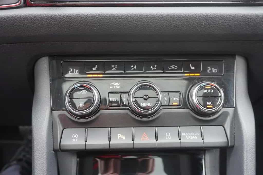 Skoda Kodiaq 2.0 Clever 4x4 DSG LED Navi ACC PDC DAB 09/2022-photo-23