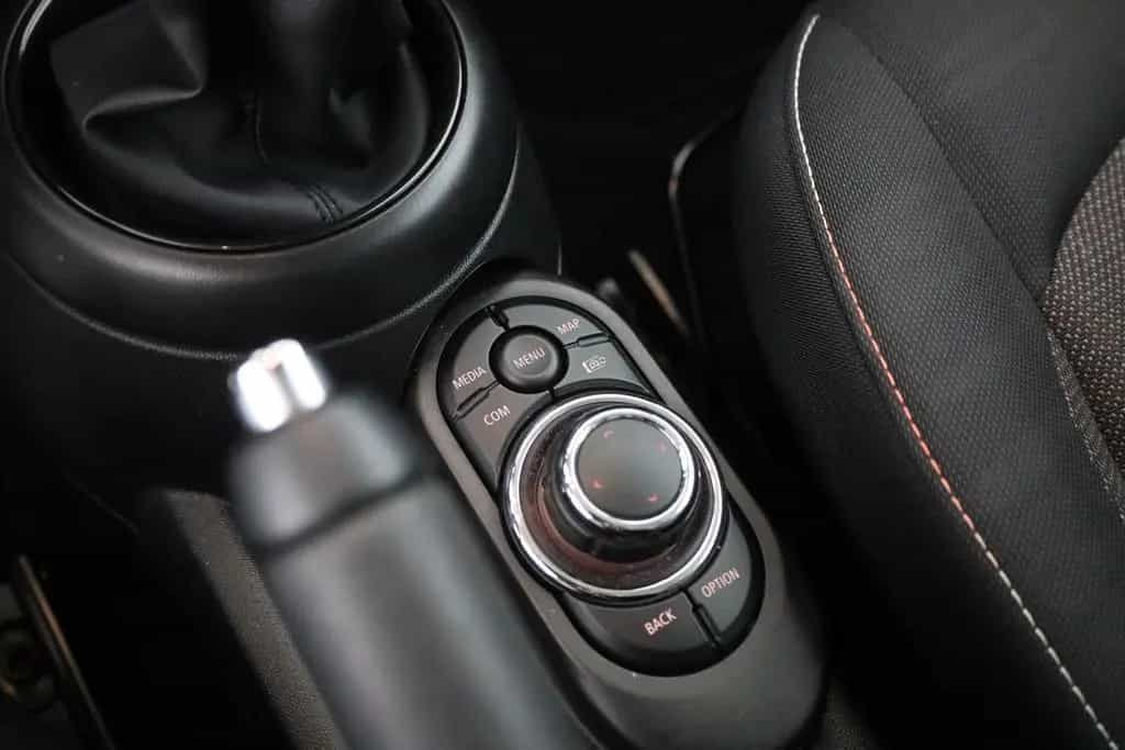 MINI Cooper 1.5 Essential Trim LED Android Apple DAB 01/2023-photo-14