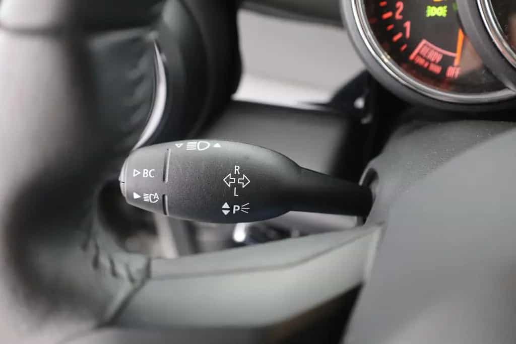 MINI Cooper 1.5 Essential Trim LED Android Apple DAB 01/2023-photo-19