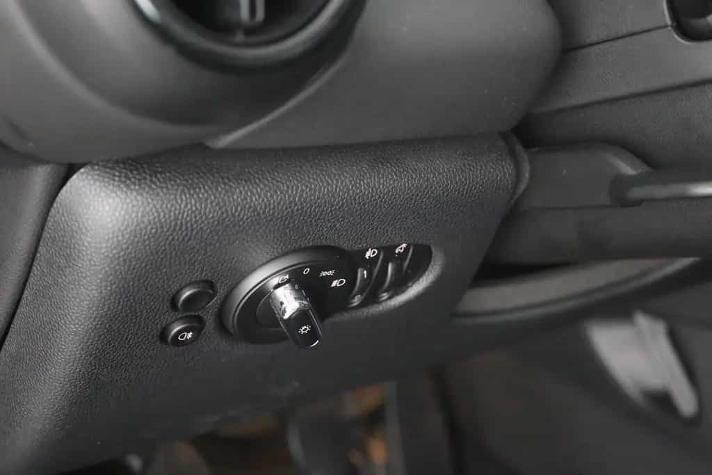 MINI Cooper 1.5 Essential Trim LED Android Apple DAB 01/2023-photo-21