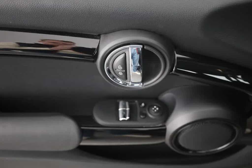 MINI Cooper 1.5 Essential Trim LED Android Apple DAB 01/2023-photo-22