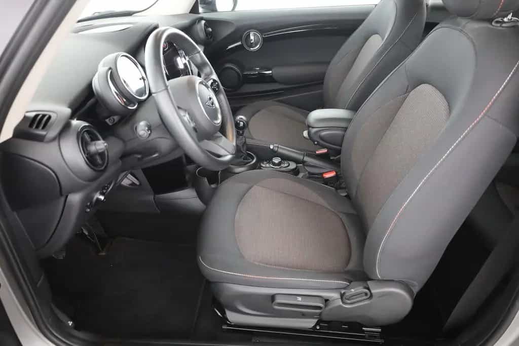 MINI Cooper 1.5 Essential Trim LED Android Apple DAB 01/2023-photo-23
