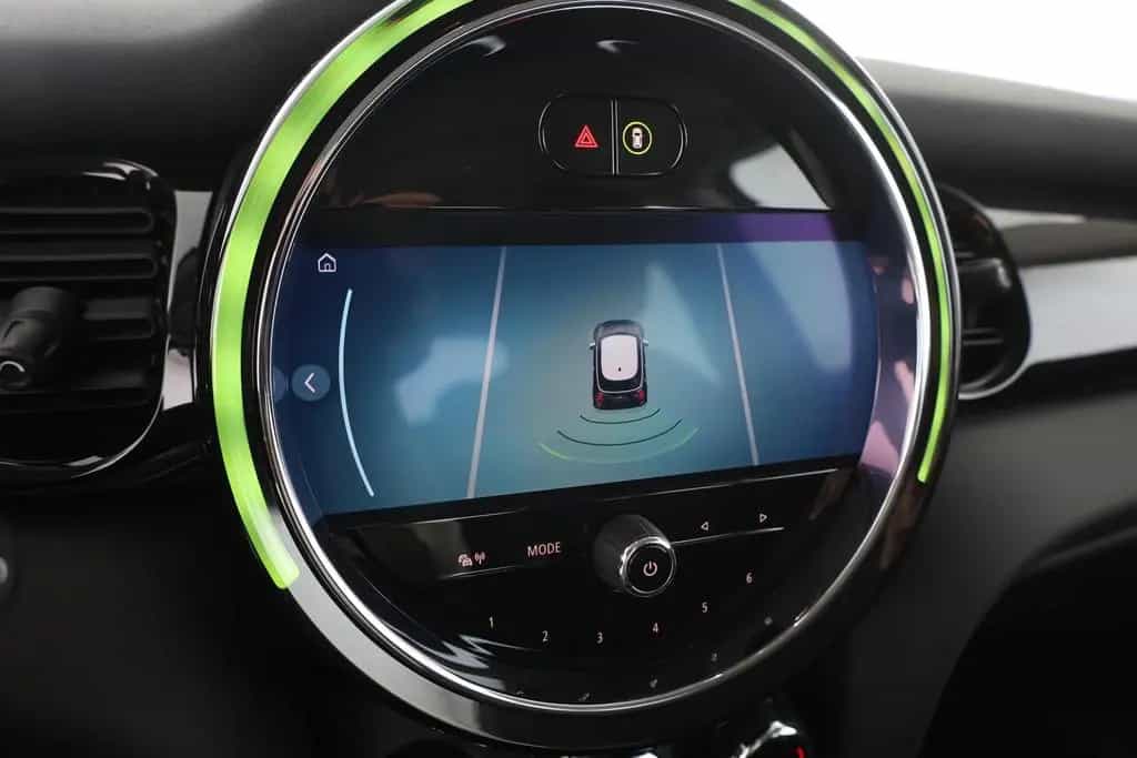 MINI Cooper 1.5 Essential Trim LED Android Apple DAB 01/2023-photo-27