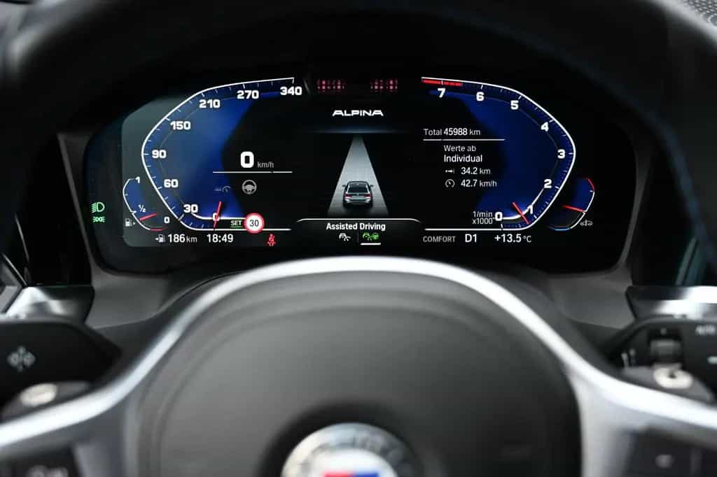 ALPINA B3 3.0 Allrad Touring - Dark Frozen; Pan AHK HK 02/2022-photo-12