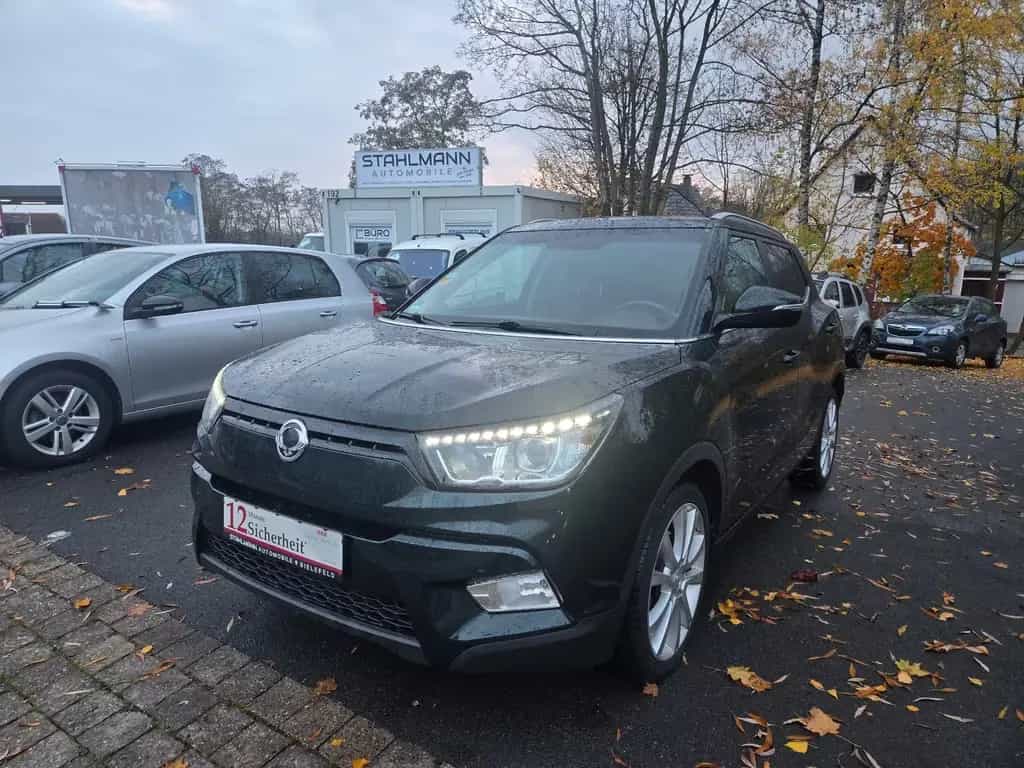 Ssangyong Tivoli 1.6 e-XDi 160 QUARTZ Navi Kamera Navi 09/2016-photo-0