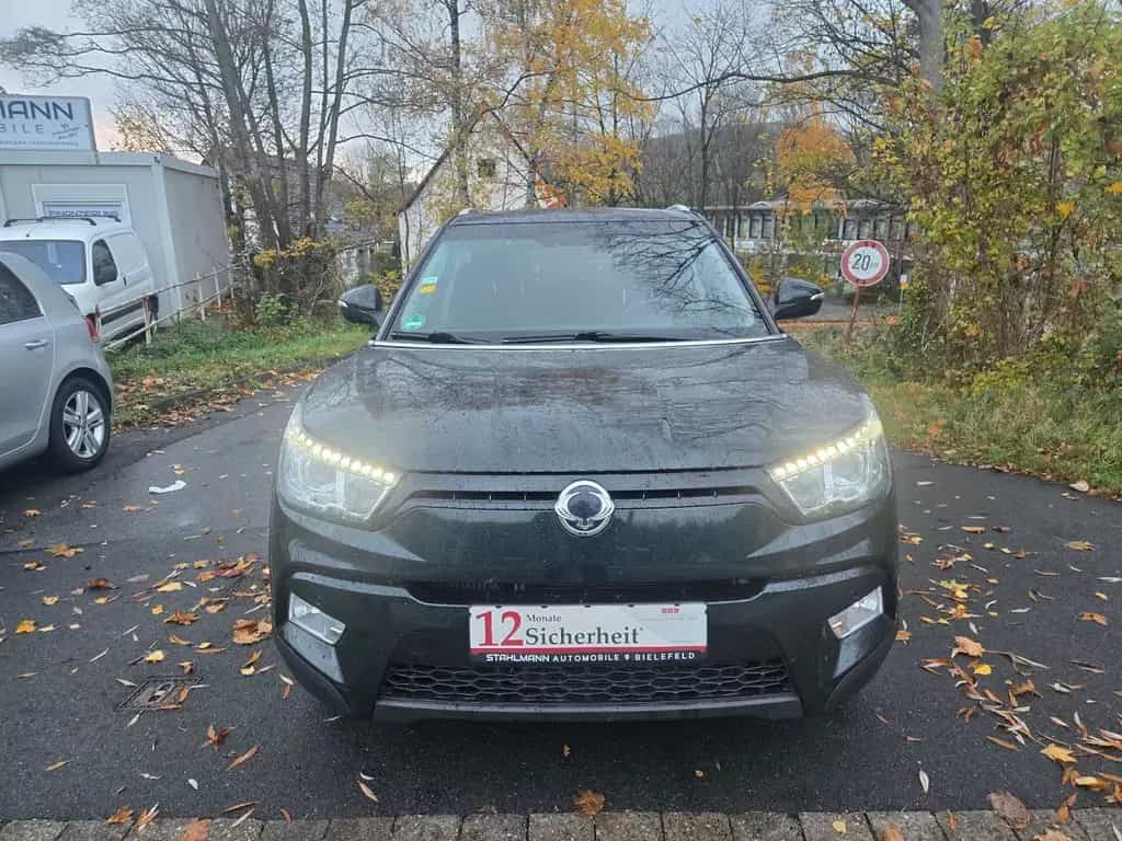 Ssangyong Tivoli 1.6 e-XDi 160 QUARTZ Navi Kamera Navi 09/2016-photo-1