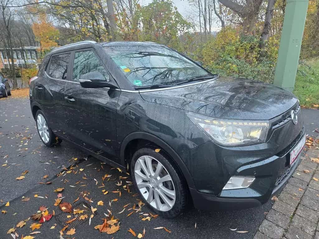 Ssangyong Tivoli 1.6 e-XDi 160 QUARTZ Navi Kamera Navi 09/2016-photo-2