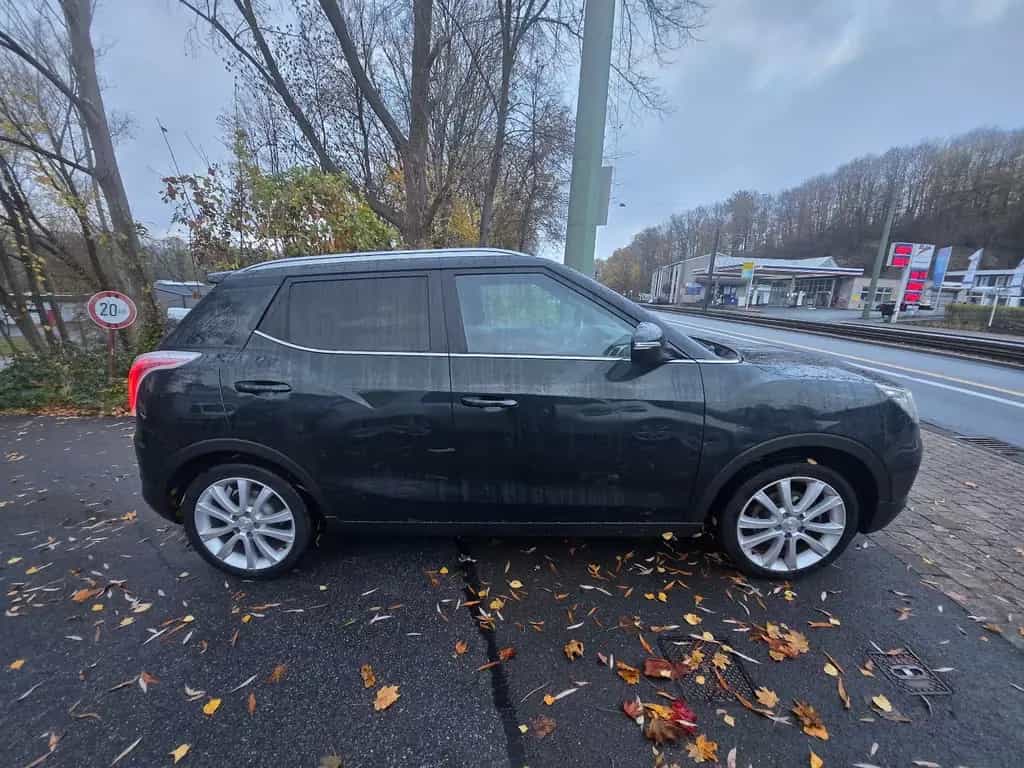Ssangyong Tivoli 1.6 e-XDi 160 QUARTZ Navi Kamera Navi 09/2016-photo-3