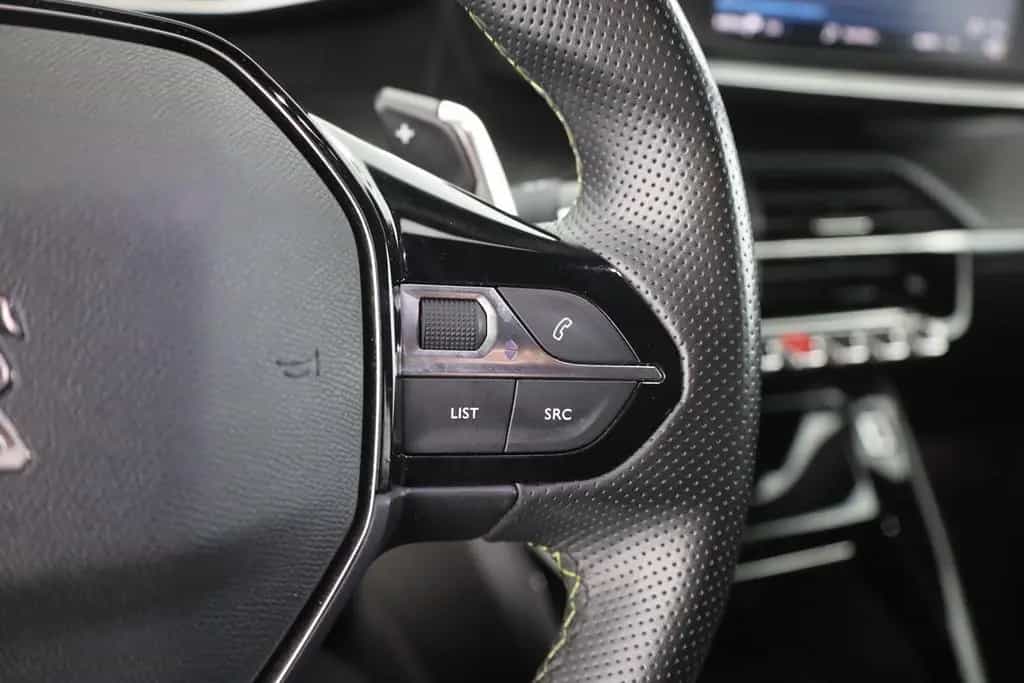 Peugeot 208 GT-Line PureTech 100 Aut. LED Navi Kamera 03/2023-photo-16