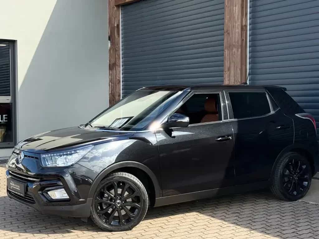 Ssangyong Tivoli 1.6 e-XGi SAPPHIRE/Leder/Navi/CAM/SHZ/App 01/2019-photo-0